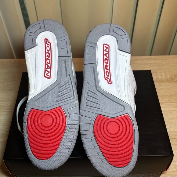 Jordan Retro 3 Fire Red GS 7 / Women’s 9 – Like New with Box - Picture 5 of 5